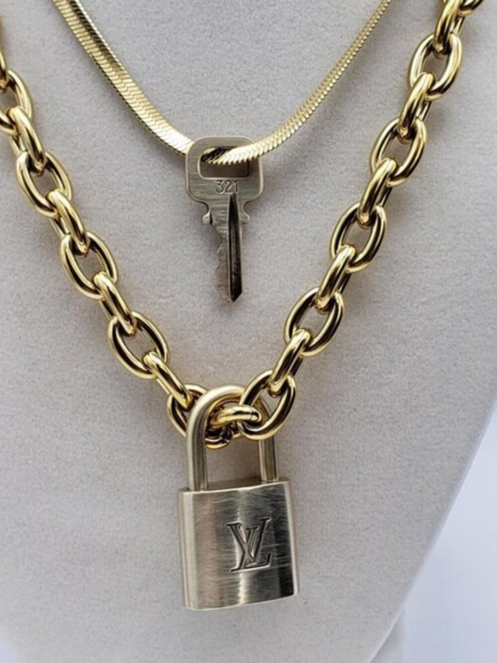 Authentic Louis Vuitton Padlock w/unbranded 18k GoldPlated stainless DoubleChain - Picture 9 of 15